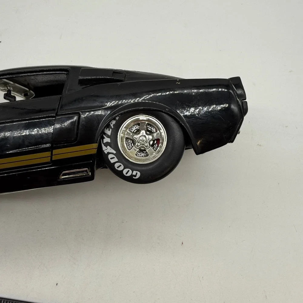 Jada Toys Bigtime Muscle 1967 Ford Shelby Mustang GT500 Black Gold 1/24 Diecast